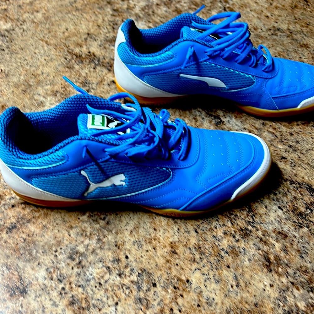 size 10.5 puma shoes mens worn once excellent shape